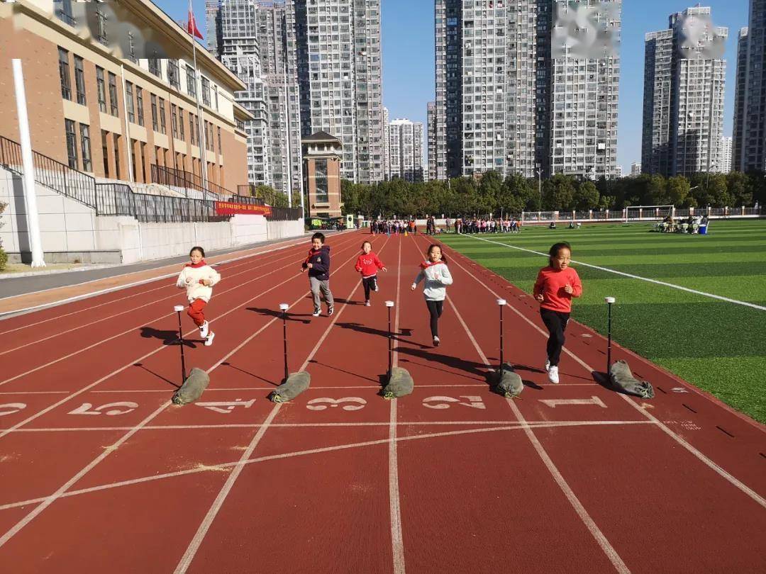 2858fff42b734b43b67198e91f4e10c8 2858fff42b734b43b67198e91f4e10c8